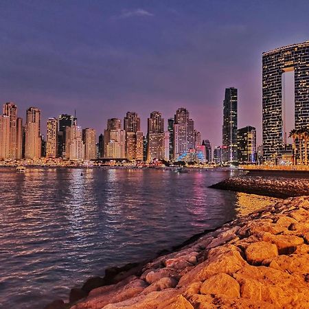 Seaview Beach Hostel Jbr - Walk To Beach - Gym - Pool - Metro Station Dubai Esterno foto