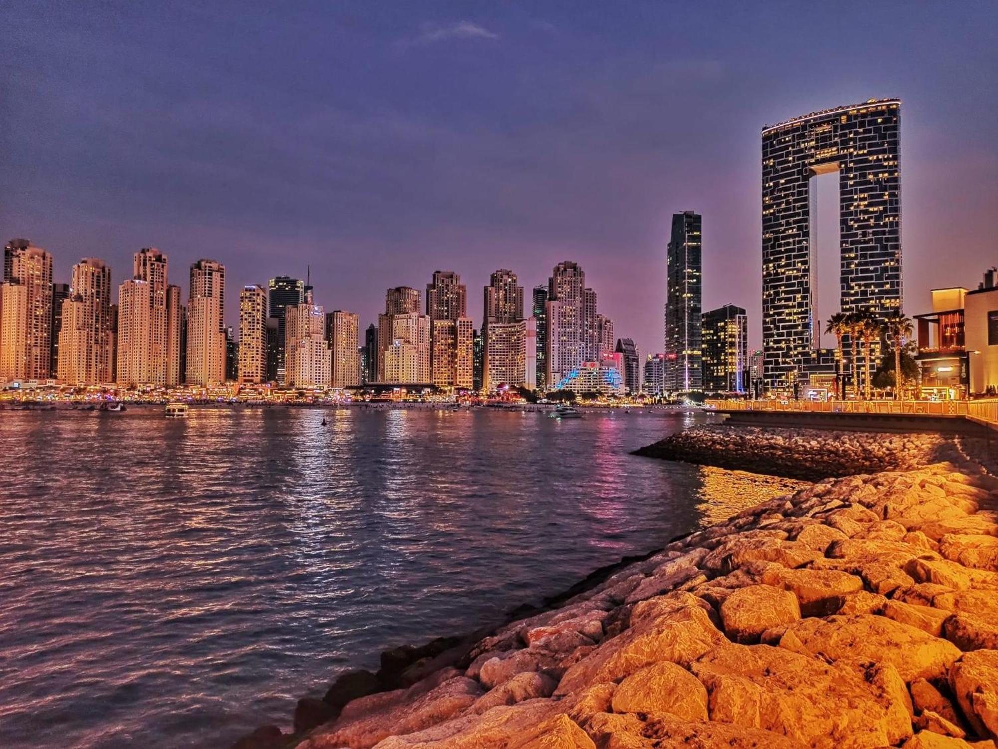 Seaview Beach Hostel Jbr - Walk To Beach - Gym - Pool - Metro Station Dubai Esterno foto