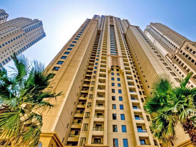 Seaview Beach Hostel Jbr - Walk To Beach - Gym - Pool - Metro Station Dubai Esterno foto