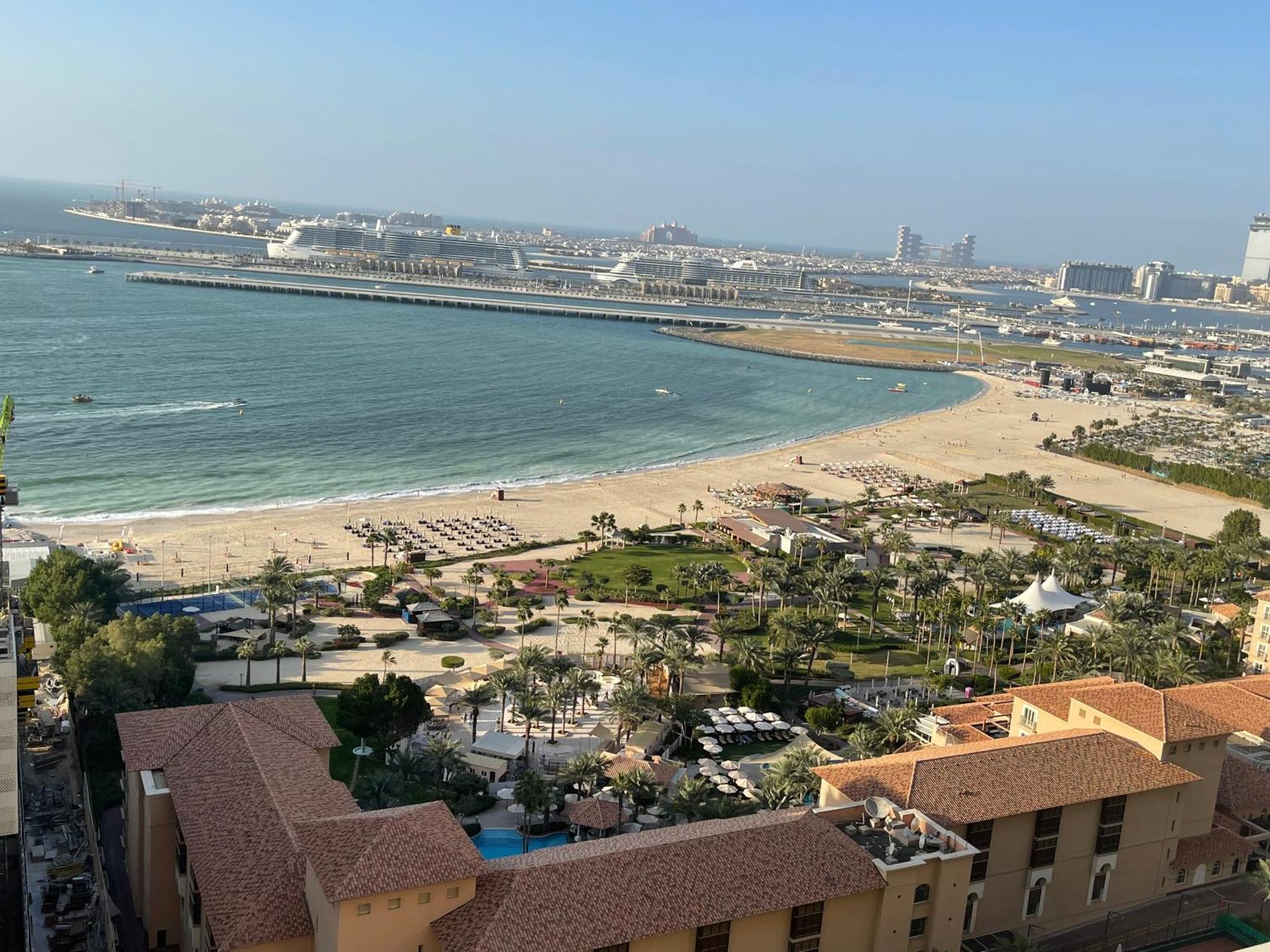 Seaview Beach Hostel Jbr - Walk To Beach - Gym - Pool - Metro Station Dubai Esterno foto