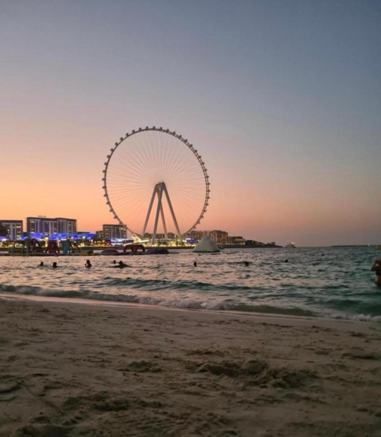 Seaview Beach Hostel Jbr - Walk To Beach - Gym - Pool - Metro Station Dubai Esterno foto
